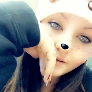 Meet your Posher, Cassandra